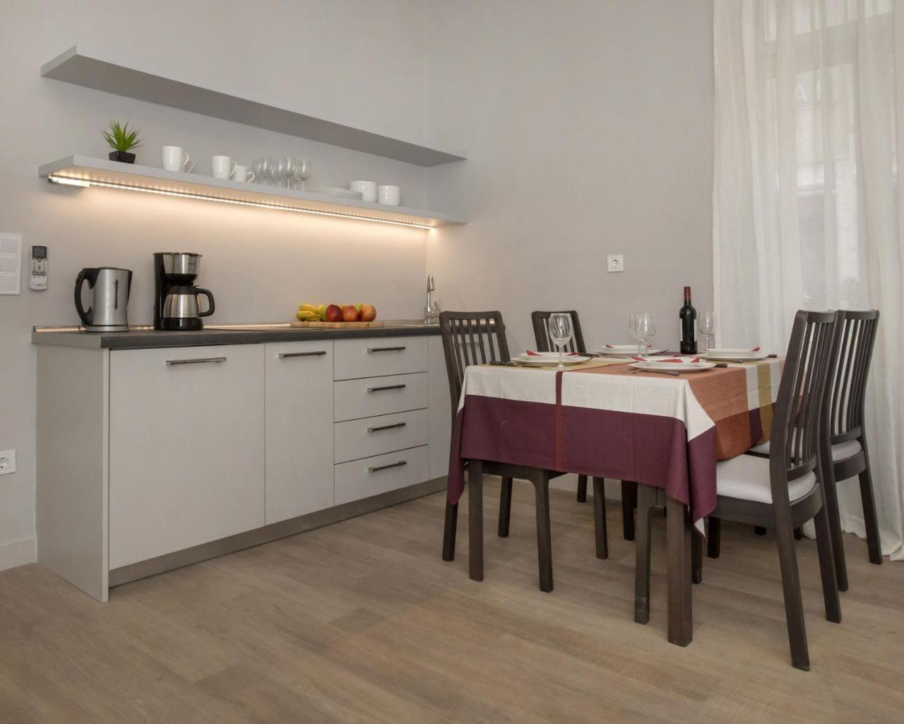 Sophisticated Apartment In Syntagma By Ghh Афины Экстерьер фото